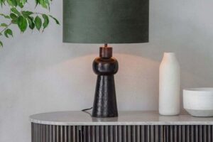 Bild von Billie Table Lamp in Green By Atkin And Thyme, W12 X H32 cm