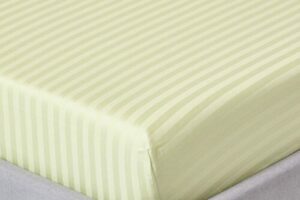 Bild von Homescapes 100% Egyptian Cotton 330 TC King Fitted Sheet, 30 cm Deep, Luxury Satin Stripe, Sage Green, Elasticated, Machine Washable