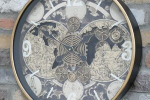Bild von Antique Gold Round Cog Wall Clock 48cm x 48cm Material: Home Decor & Accessories/Clocks